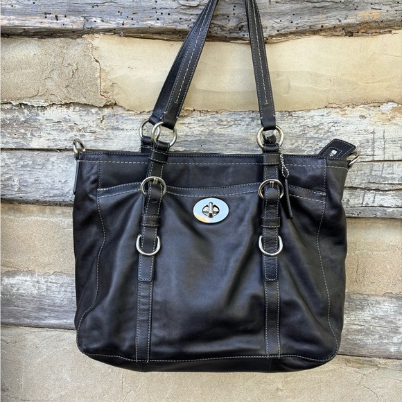 Coach Handbags - Coach Elegant Black Leather Tote Bag/Handbag